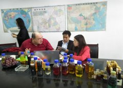 拉脫維亞客戶(hù)考察廢油過(guò)濾設(shè)備