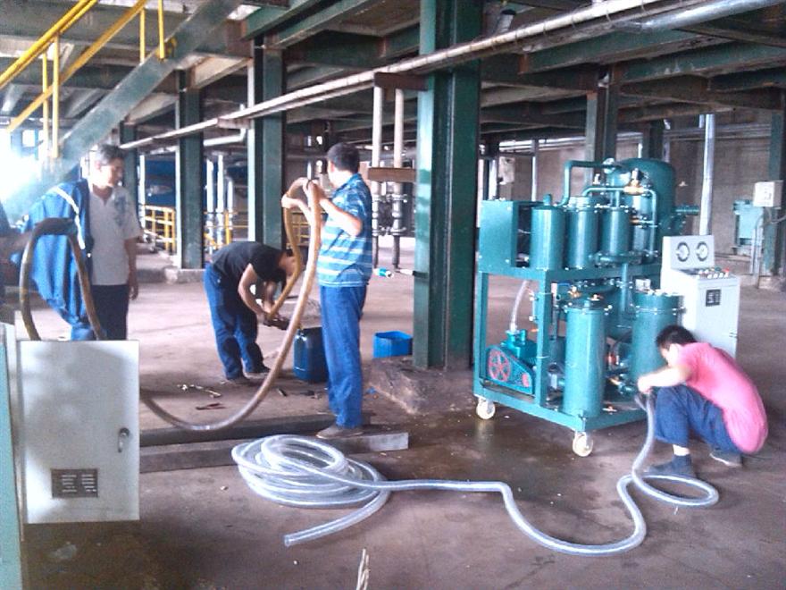 11-濾油機(jī)使用安裝現(xiàn)場照片.jpg 濾油機(jī)使用安裝現(xiàn)場照片