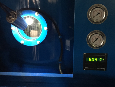 真空觀察照片.png 真空濾油機(jī)干燥消泡原理