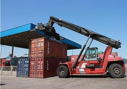 集裝箱.jpg 濾油機_濾油機海外市場新機遇